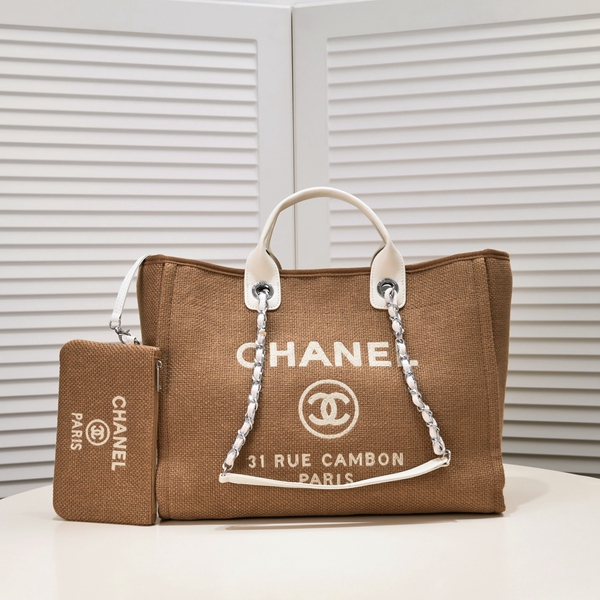 シャネルバッグ正面デザイン